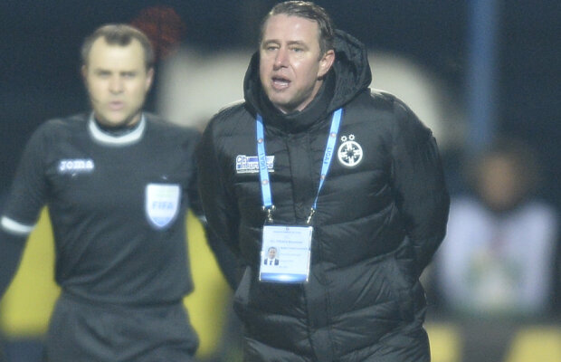 Reghecampf mai face o aroganță » A transferat un "cîine" la Steaua