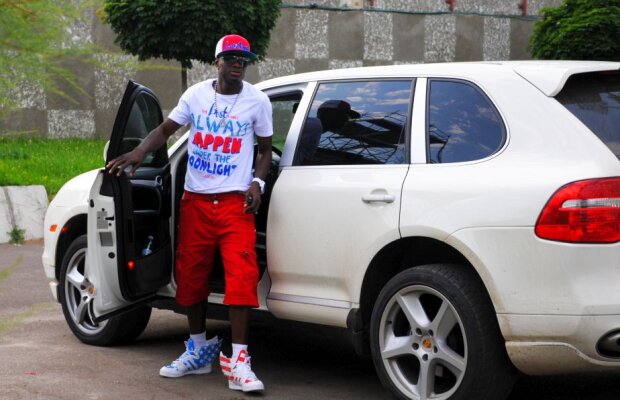 Spectacol cu N'Doye pe aeroport » Cum a comentat venirea lui Mutu la ASA: "El trebuie să mă primească pe mine, nu eu pe el"