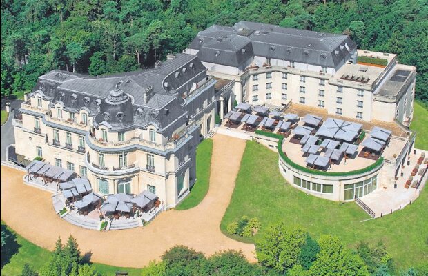 Au salvat 500.000 € » FRF va plăti 400.000 de euro pe hotelul de la Euro, mult mai puțin decît complexul recomandat de UEFA