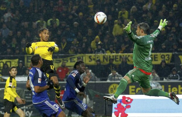 VIDEO Fază "nebună" la Dortmund! Autogol de senzație al lui Hummels, anulat eronat de arbitru 