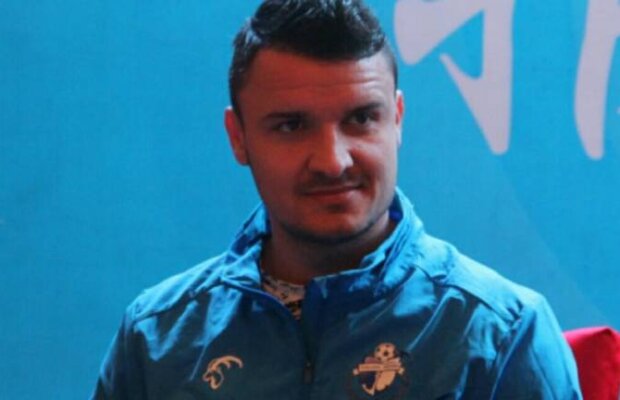 FOTO Primele imagini cu Budescu în China » Ce număr va purta românul la noua sa formație