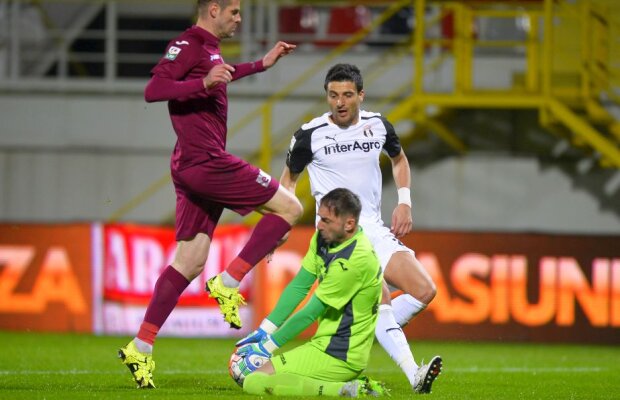 VIDEO Gol de cascadorii rîsului în Astra - CFR Cluj » Șumudică a sărit de pe bancă