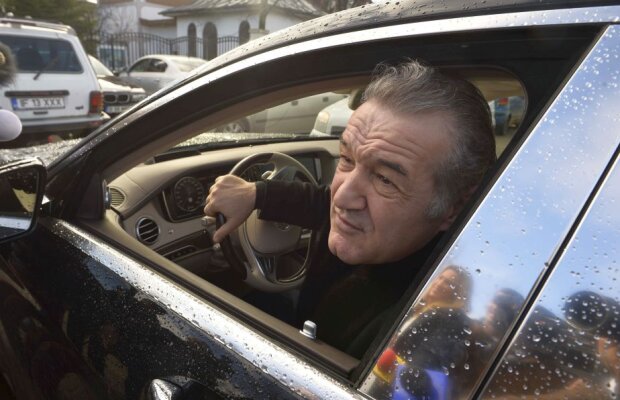 O nouă achiziție făcută de Gigi Becali! Patronul Stelei a "prezentat-o"