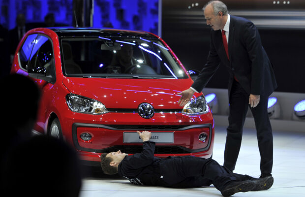 Umilită la propriul show » Volkswagen plătește cu vârf și îndesat după scandalul "Dieselgate"