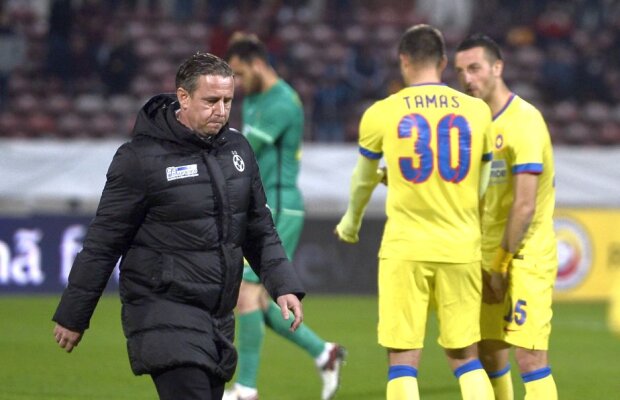Revin "greii" » Reghecampf schimbă echipa pentru derby-ul cu Dinamo din campionat! Cum va arăta Steaua