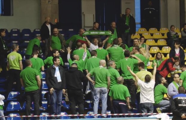 "Facem plângere la CNCD!" Reacţii acide după ce suporterii de la Sepsi au râs la imnul naţional