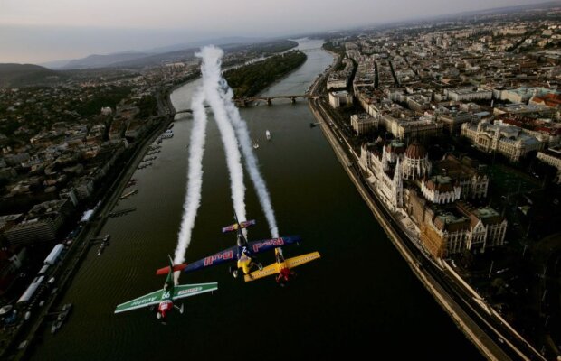Inspirație nebună! Un român a câștigat mai multe bilete după ce a mizat pe cotele Dunării :D