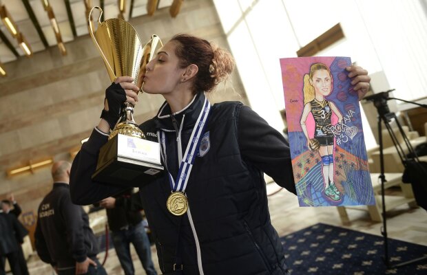 Înălțimea lor, campioanele! CSM București a jucat în cea mai mică sală din CEV Cup: ”I-am băgat în groapa cu tigroaice!” 