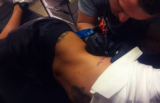 FOTO » Adelina Pestriţu şi-a mai făcut un tatuaj