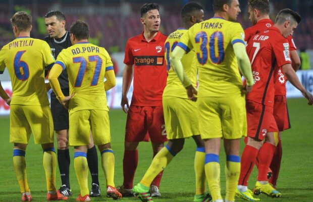 FOTO Cum arată echipamentele pentru derby de România » Dinamo va juca în alb complet