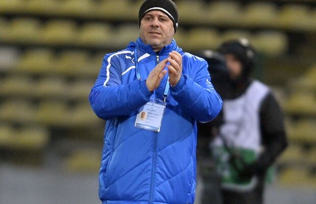 Dialog incredibil înainte de Astra - Steaua » Observatorul nu știa că Șumudică va sta în tribună: "Te-au suspendat ăștia?"