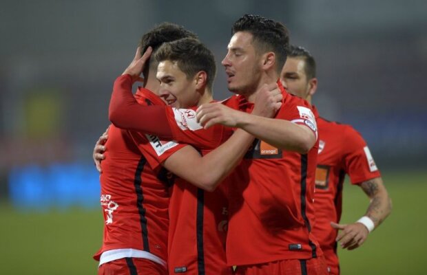 Zburdă ”câinii”? Cotă 1.92 pentru meciul dintre Dinamo și ASA