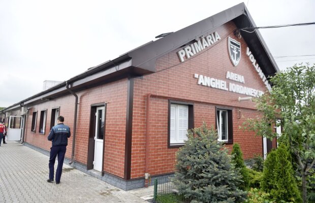 FOTO FC Voluntari și-a inaugurat azi stadionul, la meciul cu CS U Craiova » Coregrafie pregătită de suporterii ilfoveni