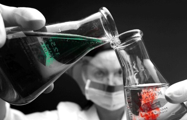 Ies la iveală noi detalii! Iniţiativa România a dezvăluit cele 20 de contracte cu Spitalul de Arşi ale Hexi Pharma
