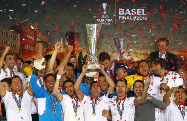 FOTO Bucuria spaniolilor și lacrimile englezilor » Cum a sărbătorit Sevilla câștigarea EL + Reacția lui Klopp de la final