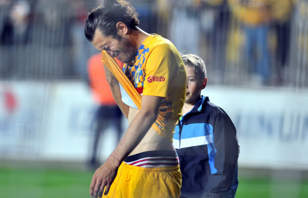 VIDEO Retrogradaţi de Benga! Fundașul Petrolului a comis penalty și a fost eliminat: 0-2 cu Voluntari