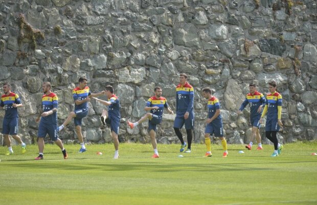 Ce metode de pregătire au "tricolorii" » De la "centura rusească" la fandări