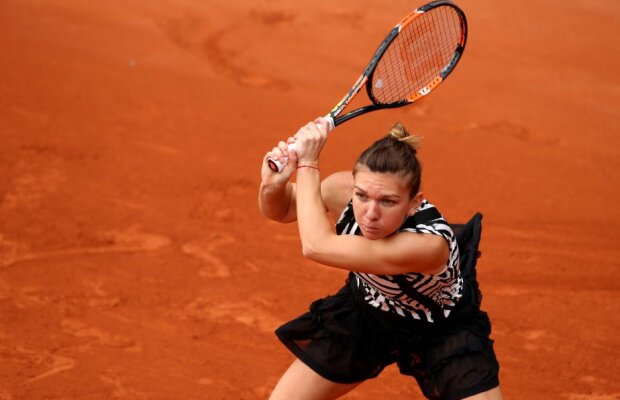 VIDEO Minge uluitoare câştigată de Simona Halep » Punctul care a făcut diferenţa în primul set