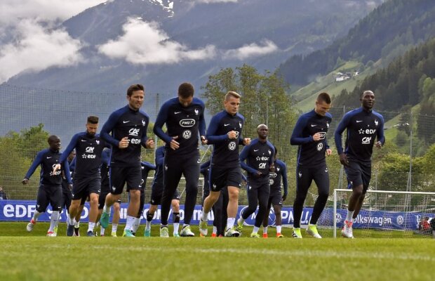 Ministrul sportului a reacționat la acuzația lui Benzema: "Nu e apartheid! Singura culoare e albastrul!"