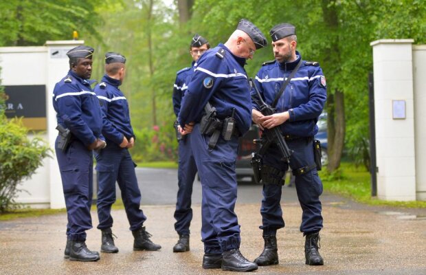 Se instaurează panica în Franța! 82 de posibili teroriști printre cei care trebuiau să asigure protecția fanilor la EURO