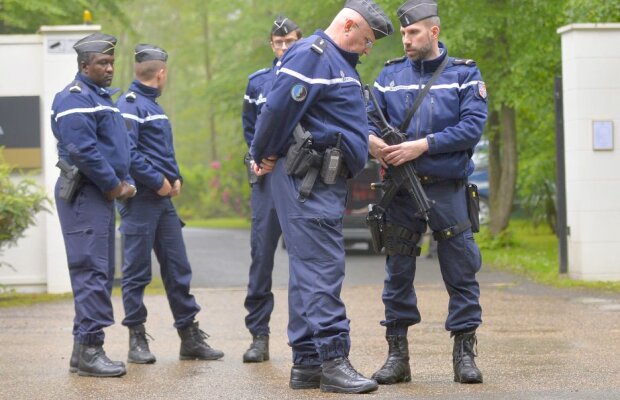 Un oficial francez face un anunț îngrijorător: "EURO va fi anulat la primul atentat terorist"