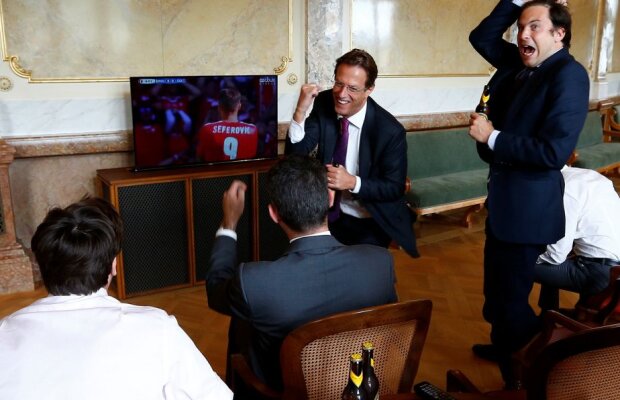 VIDEO Superimagini din Parlamentul Elveției, de la meciul cu România! Cum au trăit politicienii elvețieni partida