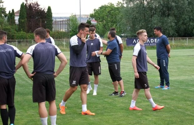 FOTO ACS Poli s-a reunit cu tineretul » Ionuț Popa, despre posibiltatea de a lua locul Rapidului în Liga I: ”Se va face o manevră”