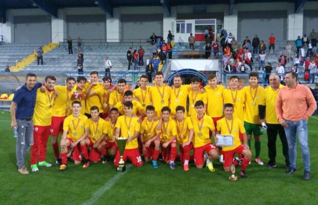 Singurul trofeu câștigat de Dinamo în acest sezon » "Câinii" sunt campioni la juniori U15