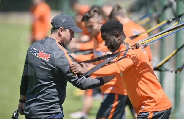 GALERIE FOTO Steliștii s-au antrenat în premieră, în stagiul din Slovenia, în noile echipamente » Achizițiile au tras tare, dar Tamaș a luat prim-planul