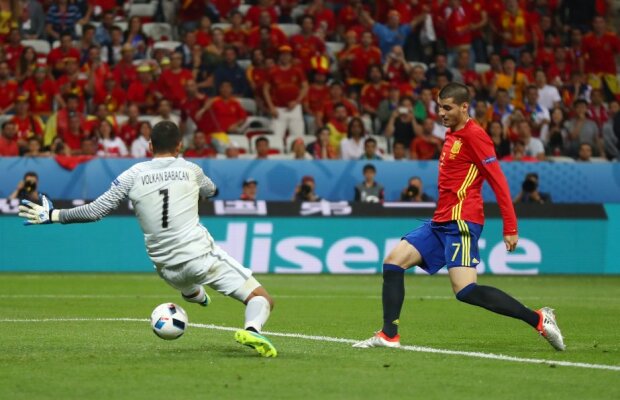 VIDEO Furtuna de fotbal » Furia Roja s-a dezlănțuit aseară, făcând spectacol în fața unui adversar prea fragil pentru Euro, 3-0 cu Turcia