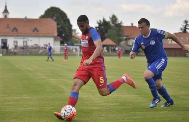 FOTO Fotbal-picnic » Steaua s-a distrat aseară cu nevinovaţii de la Turnisce, 7-0. Nou-veniţii au dat recital cu nişte adversari jaloane