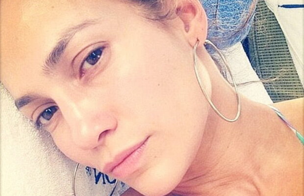 Jennifer Lopez, fără pic de machiaj. Vezi cum arată la 46 de ani