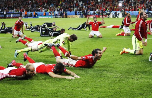 Fotograful oficial al naționalei Țării Galilor a făcut senzație » Cum a fost surprins după după calificarea în semifinale :)