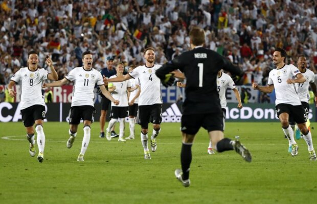 VIDEO+FOTO » Supermeciul din ”sferturi” a fost câștigat dramatic, la penalty-uri, de Germania, scor 6-5 » A fost nevoie de 18 lovituri de pedeapsă