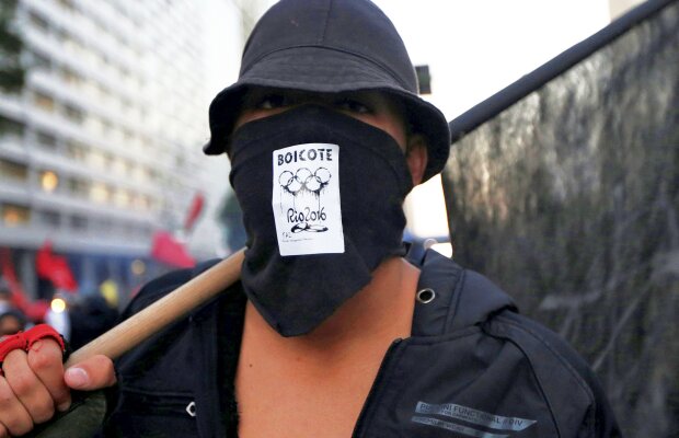 FOTO Proteste la Rio înainte de Jocurile Olimpice! Se vrea boicotarea legendarei competiții