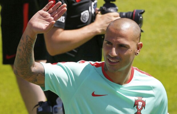 VIDEO+FOTO Sute de fani portughezi au luat cu asalt antrenamentul primei finaliste de la EURO 