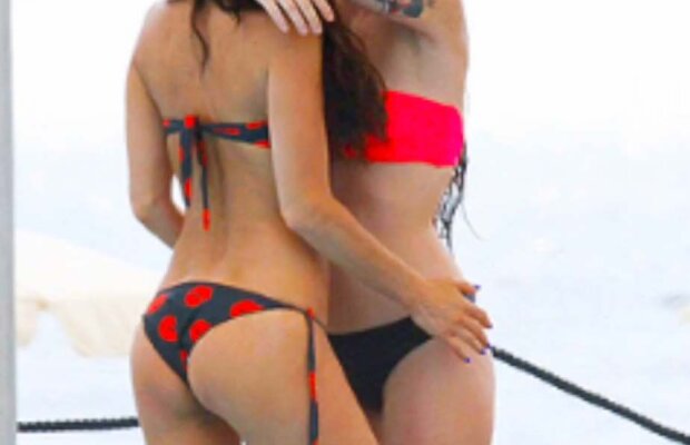 FOTO Greu de crezut! E o diferență de 20 de ani între ele, însă arată ca două surori: una mai sexy ca alta