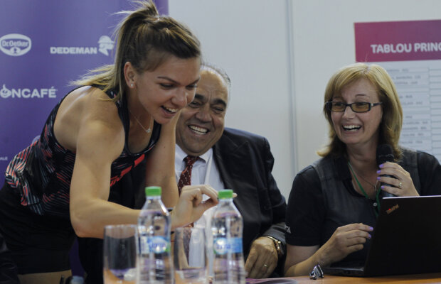 De pe iarbă pe zgură » Simona Halep a fost prezentă la tragerea la sorți a tabloului de la București
