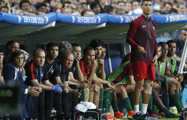 VIDEO + FOTO Un lider adevărat » Cristiano a oferit imagini memorabile de pe margine! 