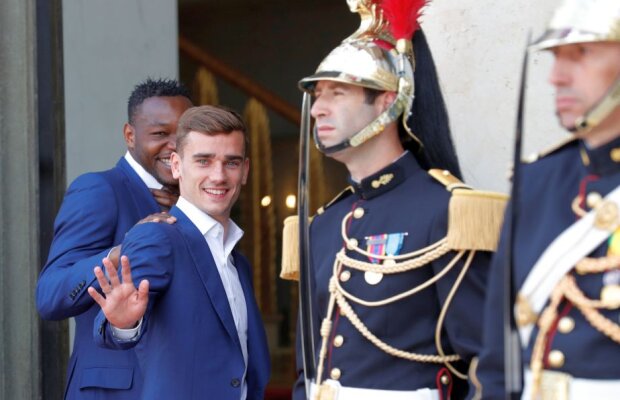 FOTO + VIDEO Tratați precum învingătorii » Jucătorii francezi, invitați de președintele Francois Hollande la Palatul Elysee