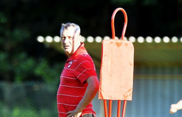 Atac la Rednic! Unul dintre antrenorii din cadrul clubului Dinamo îl acuză: "El nu a făcut ce face Andone acum"