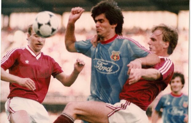 VIDEO "Pfff, ce echipă aveam, fantastică!" » Hagi şi-a adus aminte imediat de golurile marcate acum 28 de ani, la Praga: "I-am omorât pe contraatac"