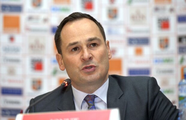 EXCLUSIV Piedici în negocierile dintre Dinamo și un fost rapidist! Staff-ul îl vrea, Negoiță se opune