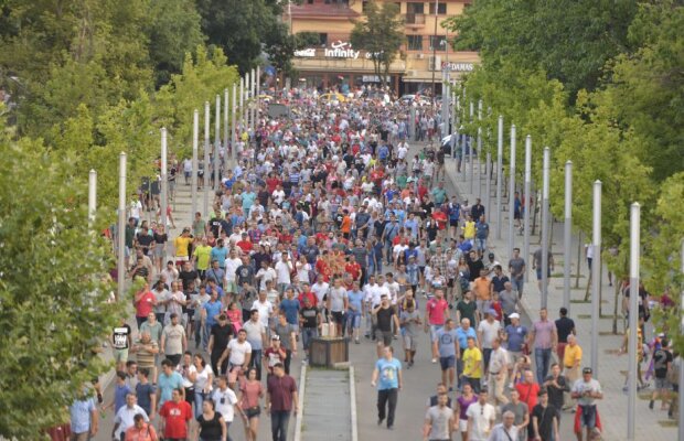 FOTO În ciuda lui Talpan » 40.000 de stelişti au creat aseară o atmosferă de UCLr și au dat un răspuns și oamenilor din MApN care susțin că actuala echipă nu e Steaua