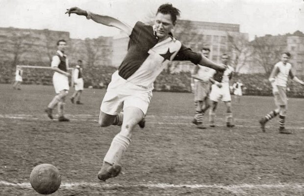 Serial GSP.RO Idoli uitați » Josef Bican: atacantul care a marcat mai mult decât a jucat