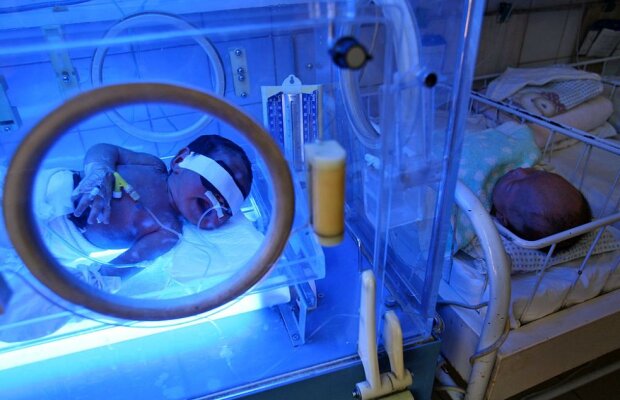 EXCLUSIV » Situație ÎNFIORĂTOARE la Spitalul Județean Suceava! Al treilea nou-născut care moare cu infecție, iar cazurile sunt mușamalizate! Gazeta publică documente care demonstrează cum sunt înselați părinții ca să nu afle de bacterii!