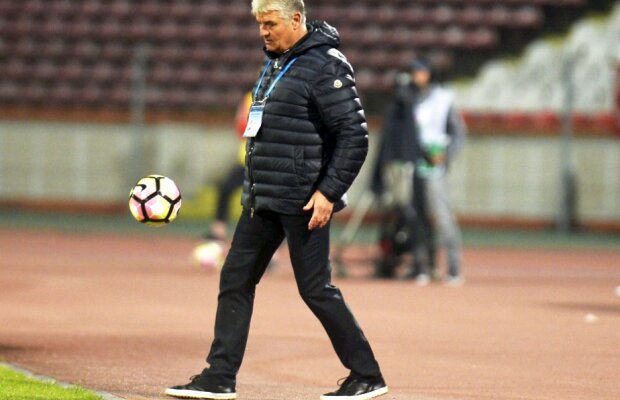 Haos în echipa lui Dinamo » Andone a făcut ping-pong cu un titular în meciul cu Chiajna