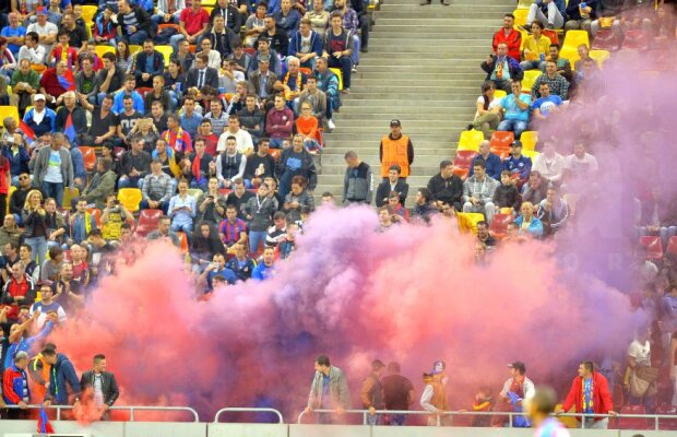 FOTO Noua galerie a Stelei a apărut la meciul cu Villarreal! Torțe, fumigene și un banner surpriză pe Arena Națională