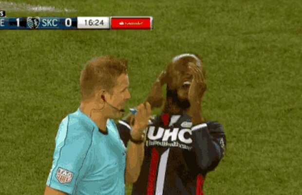 VIDEO Și în MLS sunt probleme cu arbitrii! Fază amuzantă surprinsă în direct la TV :)