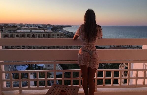 GALERIE FOTO Cea mai frumoasă arbitră vine din Rusia » Ekaterina joacă şi fotbal şi e foarte bună